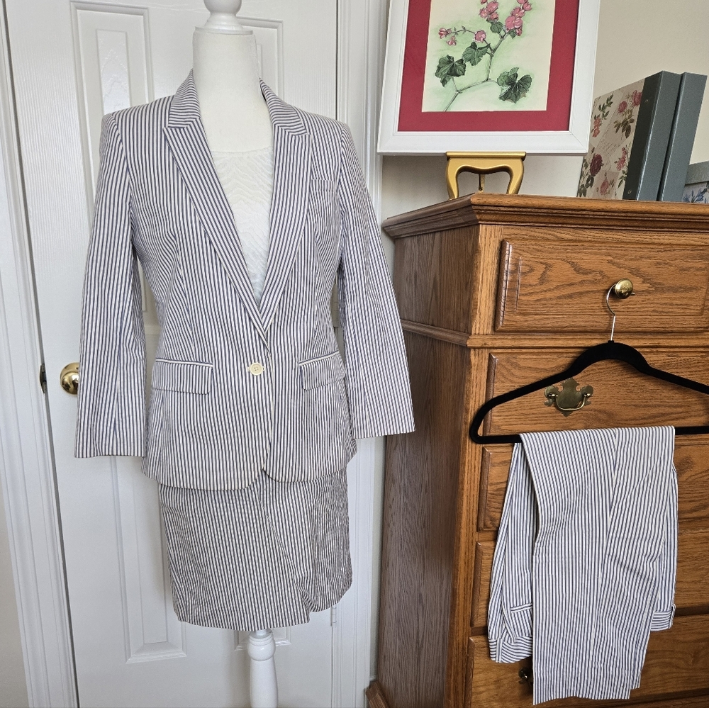 Banana Republic 3 Piece Cotton Striped Suit - EUC